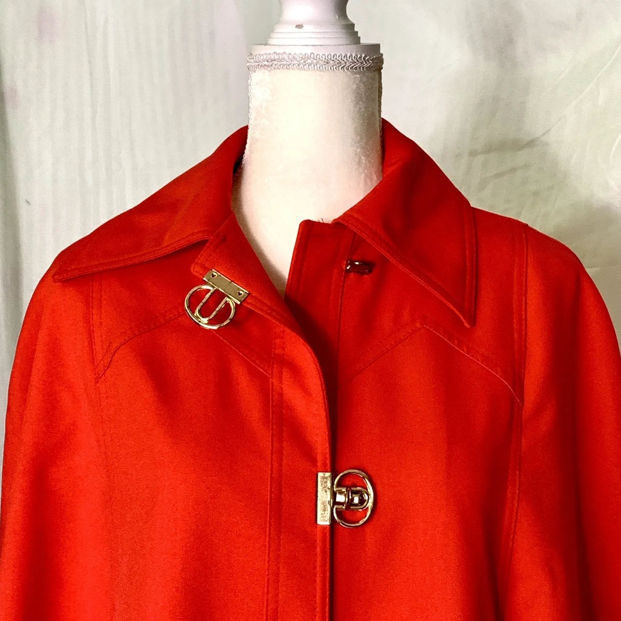 1960s Poppy Red / Orange Cape by Jerold. Perfect Spring Jacket with Toggle Closure.