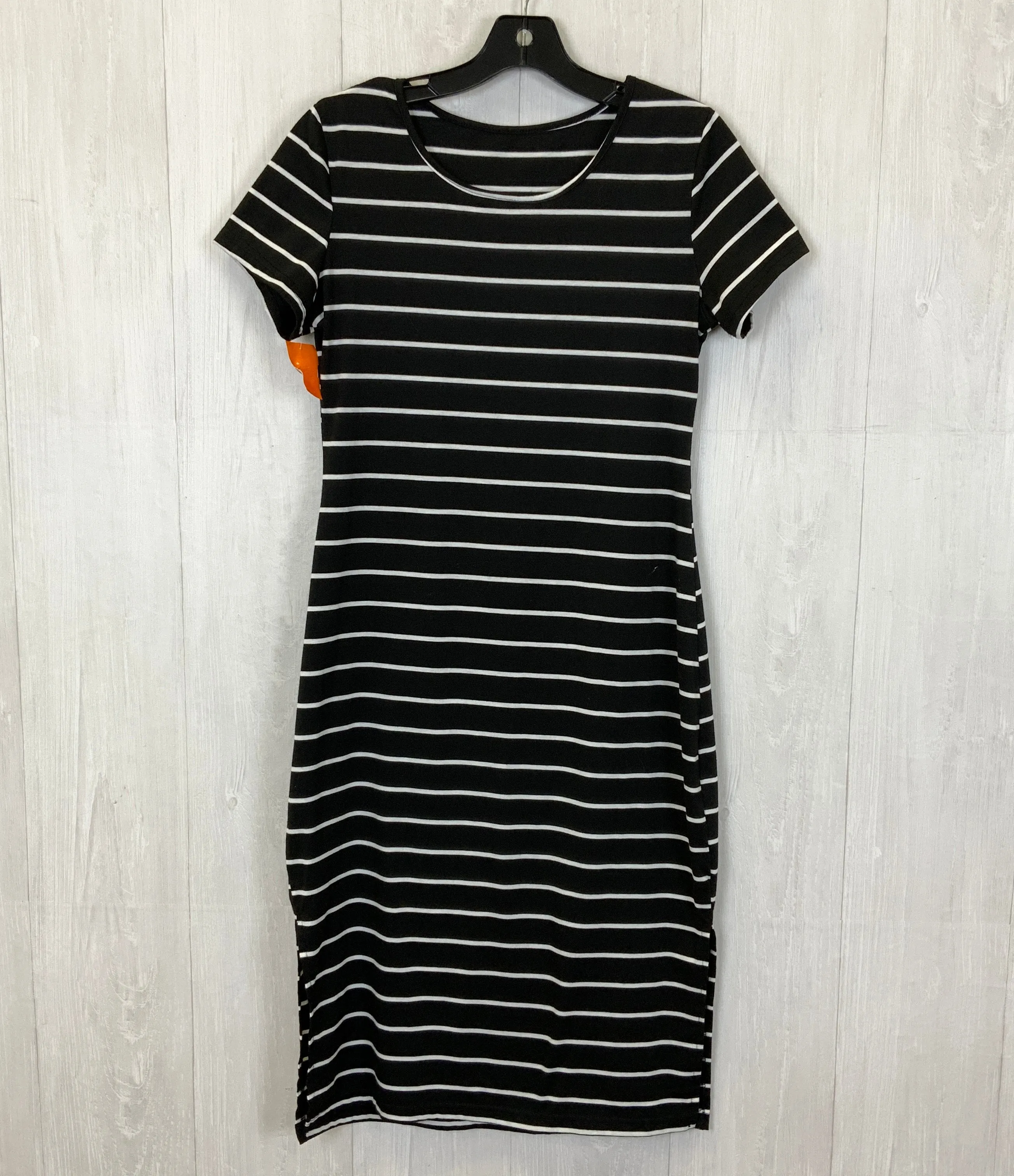 Dress Casual Midi By Shein  Size: M