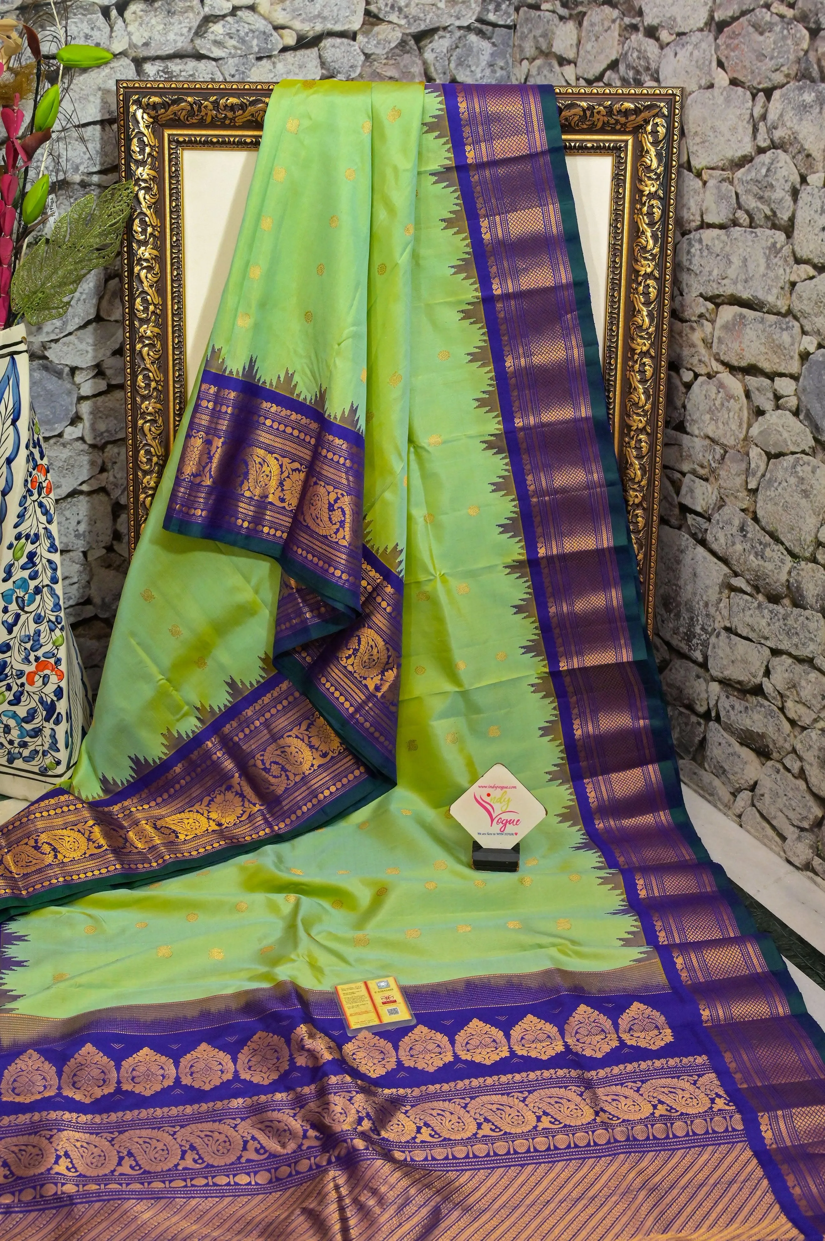 Dual Tone Green Color Pure Gadwal Silk Saree with Broad Border