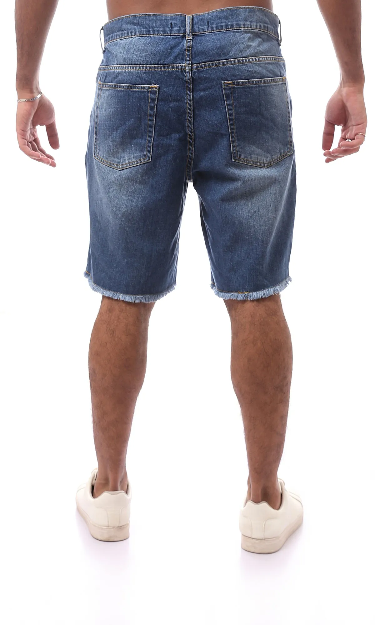 O165565 Men Shorts