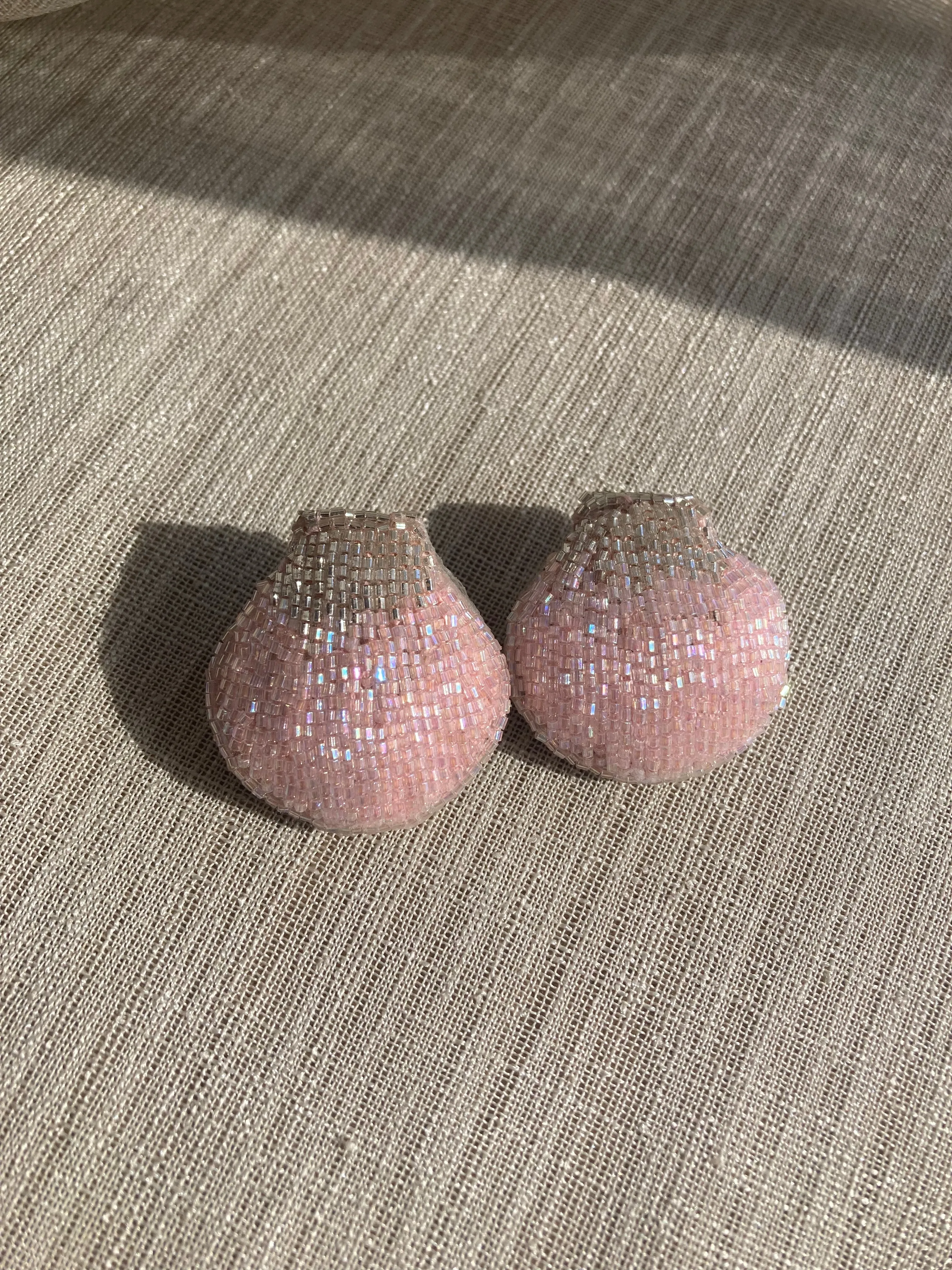 SHELL EARRING